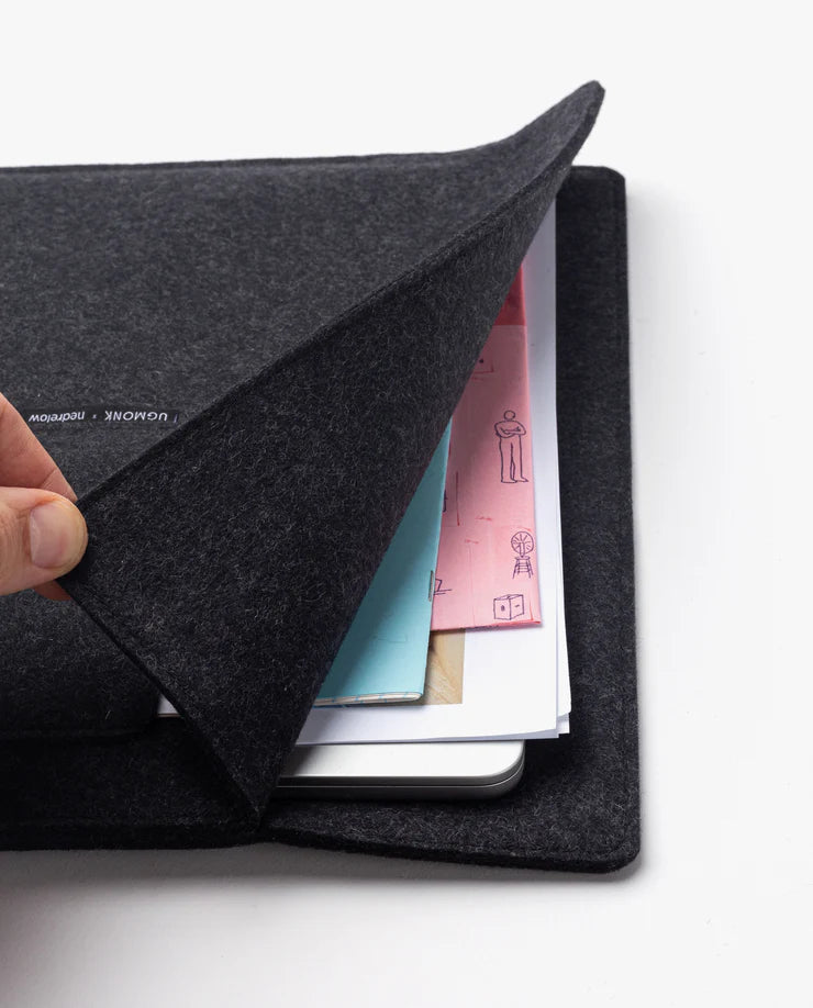 Magnetic Laptop Sleeve