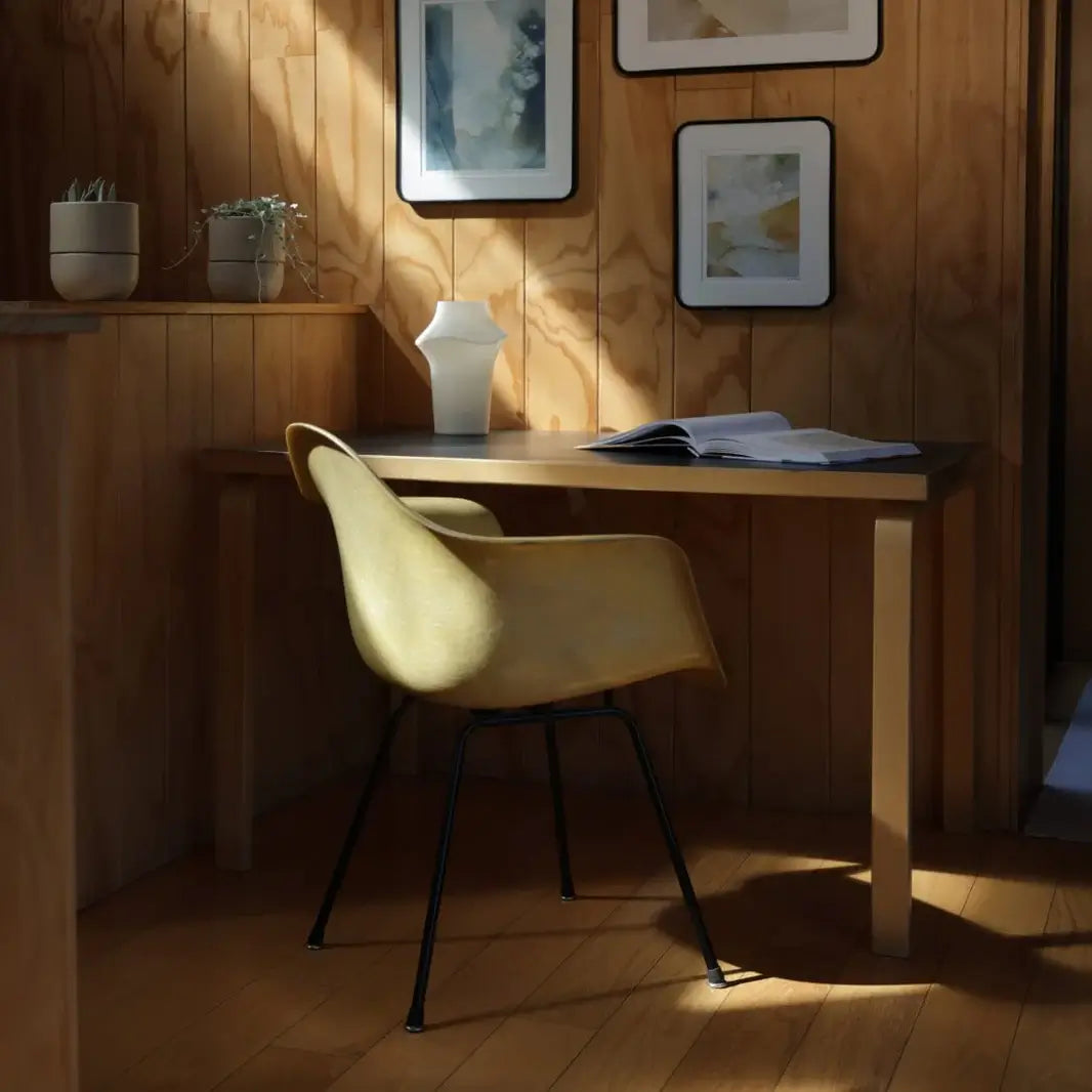 The Curve Table Light